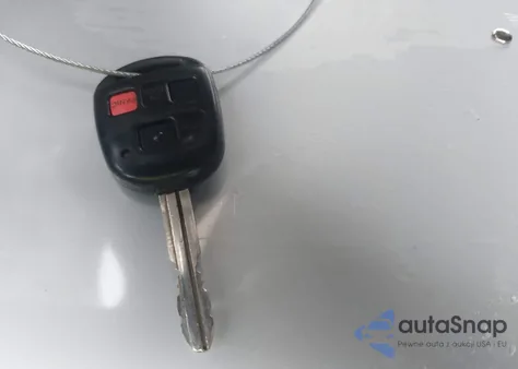 2001 Toyota Land Cruiser z USA, uszkodzony, nr VIN JTEHT05J412011838